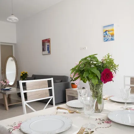 Spilia & Mykonos 아파트호텔 애그라리