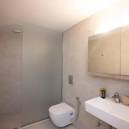 Spilia & Mykonos 아파트호텔 애그라리